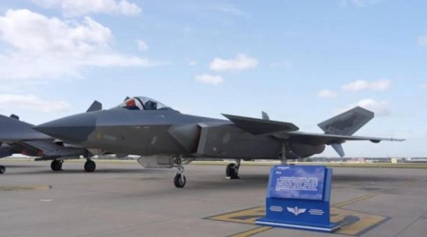 棒棒策略 隐形战机不隐形啊 都看到了：歼-20首次静态展示